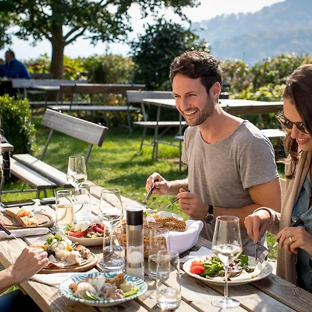 Weingut Schauer Farm stay *